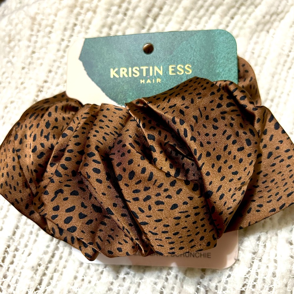 Kristin Ess Oversized Scrunchie